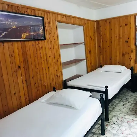 Mamabella Hostal *