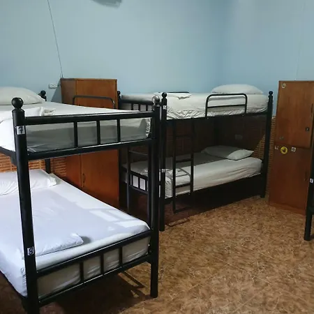 Mamabella Hostal *